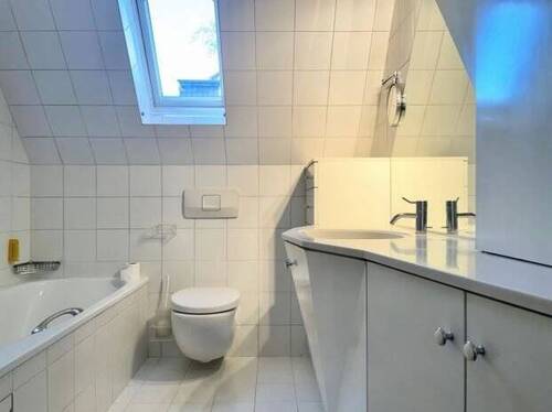 DG_Bad.JPG - 7 Zimmer Mehrfamilienhaus, Wohnhaus zum Kaufen in Hamburg