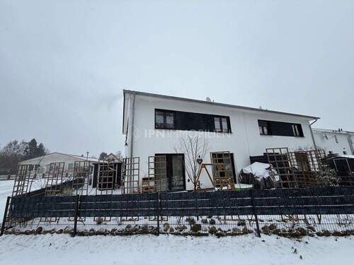 Außen - 4 Zimmer Doppelhaushälfte zur Miete in Cammin