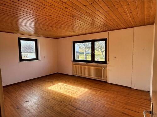 1 von 4 Schlafzimmern im OG - 