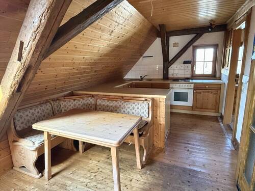 Essbereich mit angrenzender Küche - 