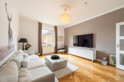 Wohnzimmer - 3 Zimmer Etagenwohnung zum Kaufen in München