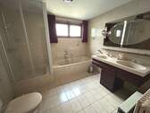 Badezimmer im Erdgeschoss - 