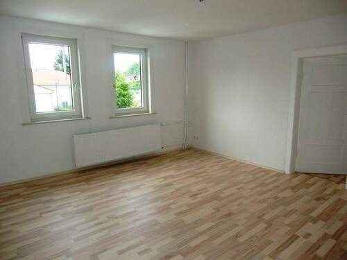 Wohnzimmer - *** Im Zentrum*** - 500,00 EUR Kaltmiete, ca.  86,00 m² Wohnfläche