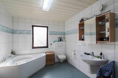 Ansicht Badezimmer 2 (2.OG) - 