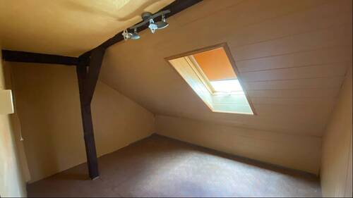 Zimmer im Dachboden - 