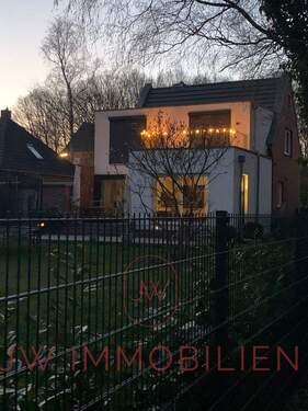 Haus_Nacht - 5 Zimmer Einfamilienhaus in Hamburg / Hummelsbüttel