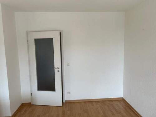 Wohnzimmer Tür - 2 Zimmer Etagenwohnung in Schönefeld