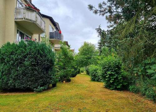 Rückseite des Wohnhauses - 2 Zimmer Etagenwohnung zum Kaufen in Bischofswerda