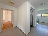 Treppenhaus / Aufzug - 
