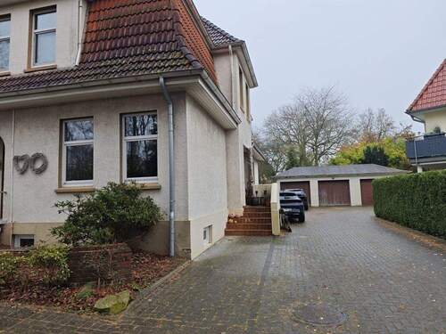Auffahrt - 3 Zimmer Etagenwohnung in Varel