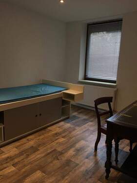 Souterrain 2 - 9 Zimmer Mehrfamilienhaus, Wohnhaus in Bremen