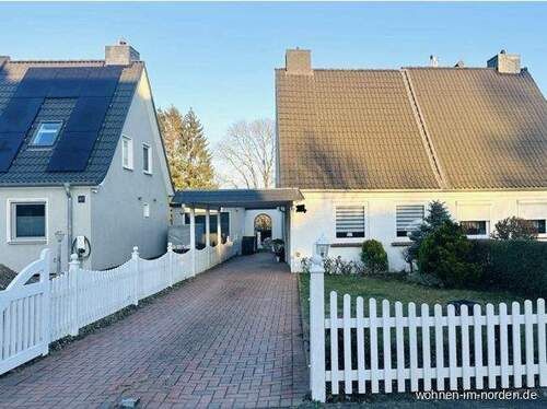 Straßenansicht - 4 Zimmer Doppelhaushälfte in Schwentinental