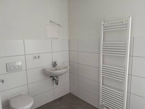 Beispielbild Ausstattung Bad - 2 Zimmer Etagenwohnung zur Miete in Strehla