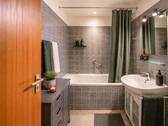 Badezimmer (Staged) - 