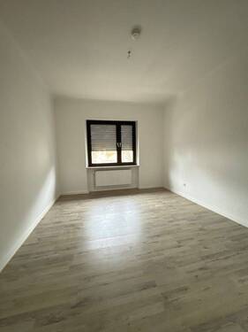 1. Zimmer - 4 Zimmer Etagenwohnung zur Miete in Saarbrücken / Malstatt