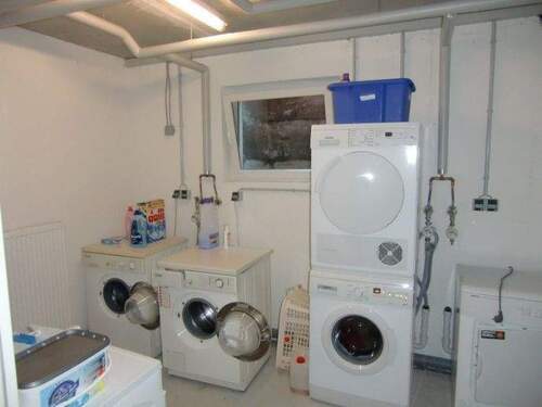 Waschraum mit WM- Anschluss - 