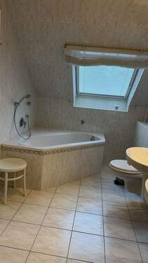 Badezimmer - 5 Zimmer Reihenmittelhaus in Aue