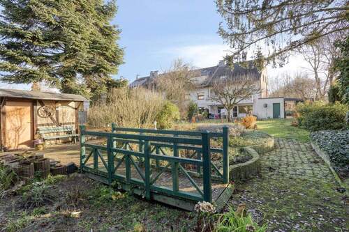 Garten (3) - Großzügiges Zweifamilienhaus für entspanntes Mehrgenerationenwohnen mit Garten