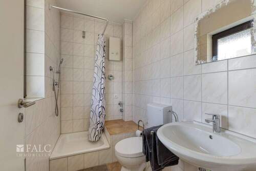 WC mit Dusche/Büro - 