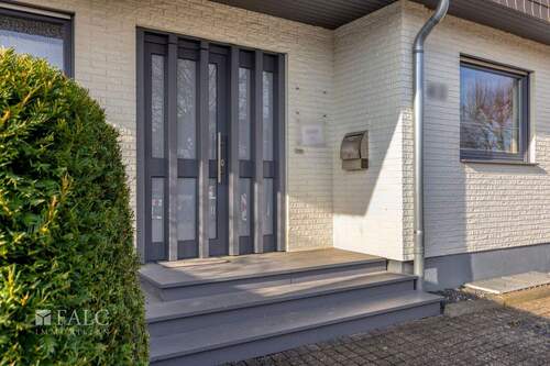 Eingang Gewerbeeinheit - 7 Zimmer Gewerbeobjekt (Büro, Produktion, Verkauf) zum Kaufen in Pulheim