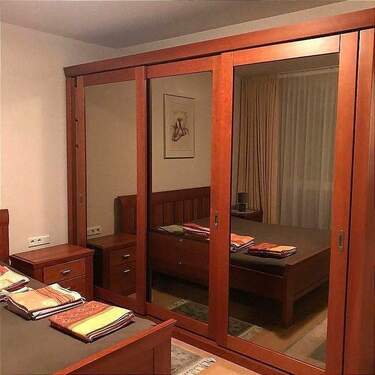 Hülsta Kleiderschrank mit Schiebetüren - 