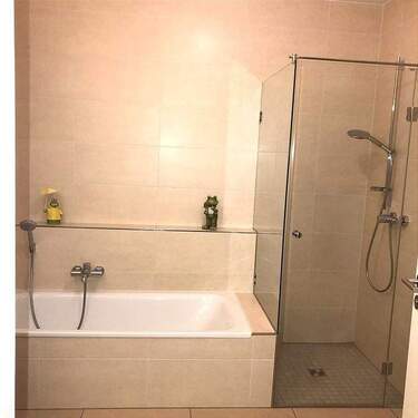 Relaxen in der Badewanne oder morgens schnell Dusc - 