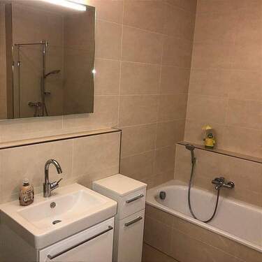 Hochwertge Ausstattung; Regulierbare Fußbodenheizu - 