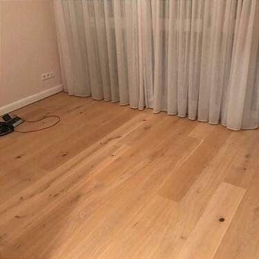 Das Arbeitszimmer-/ Kinderzimmer über 10 m² ist un - 