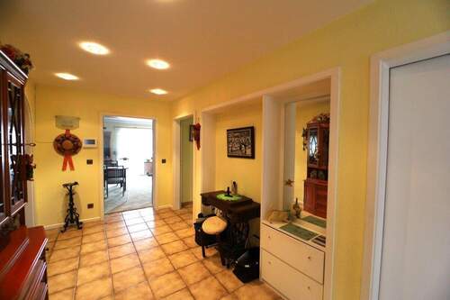 EG_Flur - 6 Zimmer Mehrfamilienhaus, Wohnhaus zum Kaufen in Swisttal