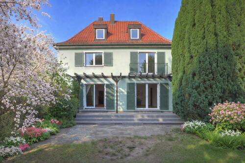 Südseite - 7 Zimmer Einfamilienhaus zum Kaufen in Heilbronn
