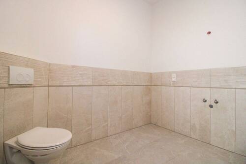 Gäste-WC - 8 Zimmer Einfamilienhaus in Kerpen