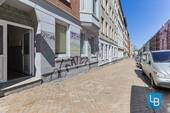 Hauseingang - 4 Zimmer Etagenwohnung zum Kaufen in Kiel