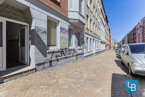 Hauseingang - 4 Zimmer Etagenwohnung zum Kaufen in Kiel