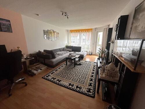 Wohnzimmer - 2 Zimmer Etagenwohnung zum Kaufen in Sachsenheim / Großsachsenheim