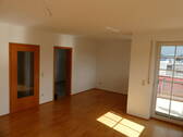 Wohnzimmer mit Essbereich - Etagenwohnung mit 71,00 m² in Nabburg zum Kaufen