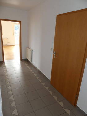 Flur Richtung Wohnzimmer - 