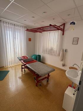 3042 Behandlungsraum 1 - 