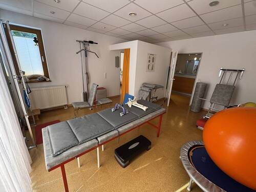 3042 Behandlungsraum 2 - 