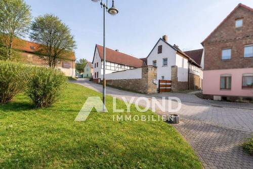 Straßenseite - Bauernhaus, Landhaus mit 150,00 m&sup2; in Lützen zum Kaufen