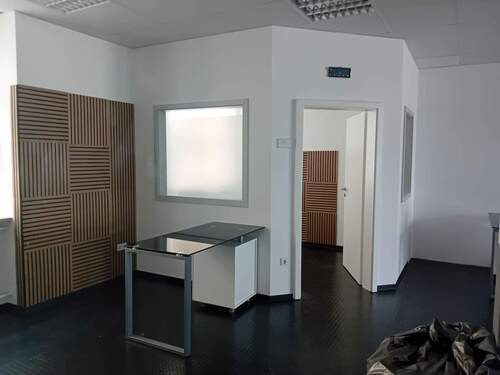 Büro_EG.jpg - Schorndorf: Helles Büro (EG) zu vermieten