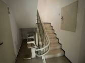Treppe mit Treppenlift - 