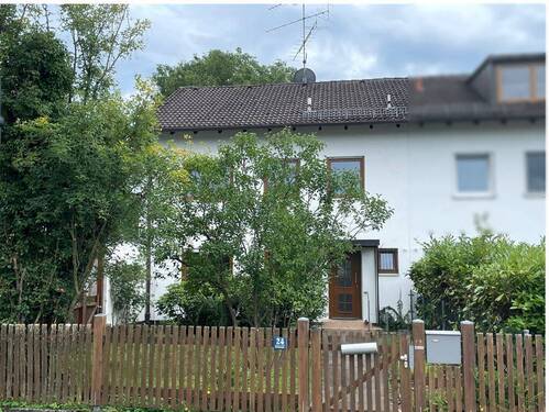 Ansicht von Norden - Doppelhaushälfte in Brunnthal - 790.000,00&nbsp;EUR Kaufpreis, ca.&nbsp; 114,10&nbsp;m&sup2;&nbsp;Wohnfl&auml;che