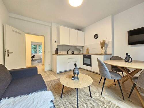 Bild 1 - Erstbezug nach Sanierung-vollmöblierte Wohnung in Citylage!