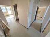 Flur - Etagenwohnung mit 69,00 m² in Limbach-Oberfrohna zum Kaufen
