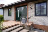 gepflegter Eingangsbereich - 3 Zimmer Bungalow zum Kaufen in Nordstemmen