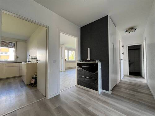 Wohnungseingang / Flur - 3 Zimmer Etagenwohnung in Dormagen