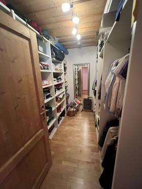 Begehbarer Kleiderschrank.jpg - 
