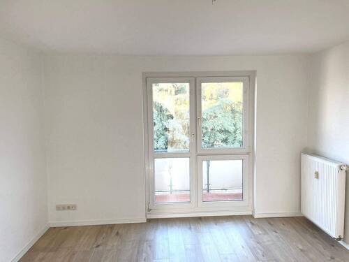 Wohnzimmer - 2 Zimmer Etagenwohnung zur Miete in Erfurt