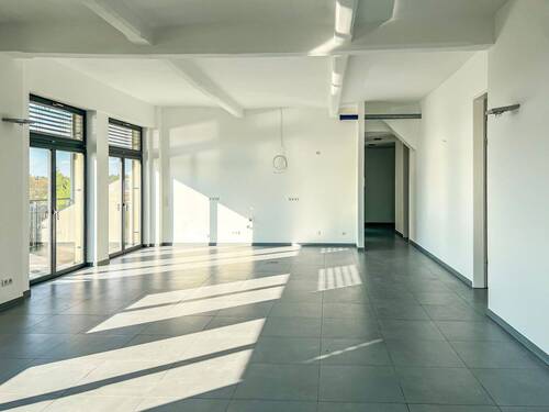 Decken über 3,70m - Etagenwohnung mit 172,60 m² in Muldestausee zum Kaufen