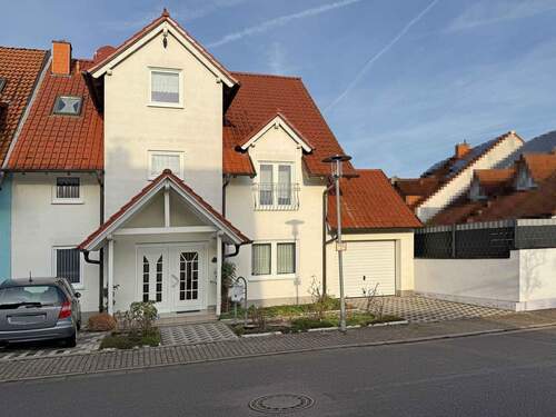 Vorderansicht - 7 Zimmer Doppelhaushälfte in Reilingen